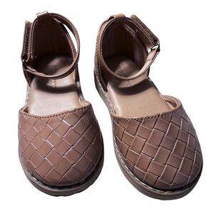 Old Navy Kids Tan Woven  Shoes